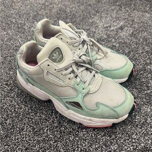 Adidas falcon Kylie Jenner sneaker size 8